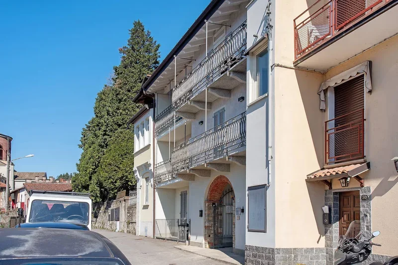 Exterior of the Via San Fermo accommodation building