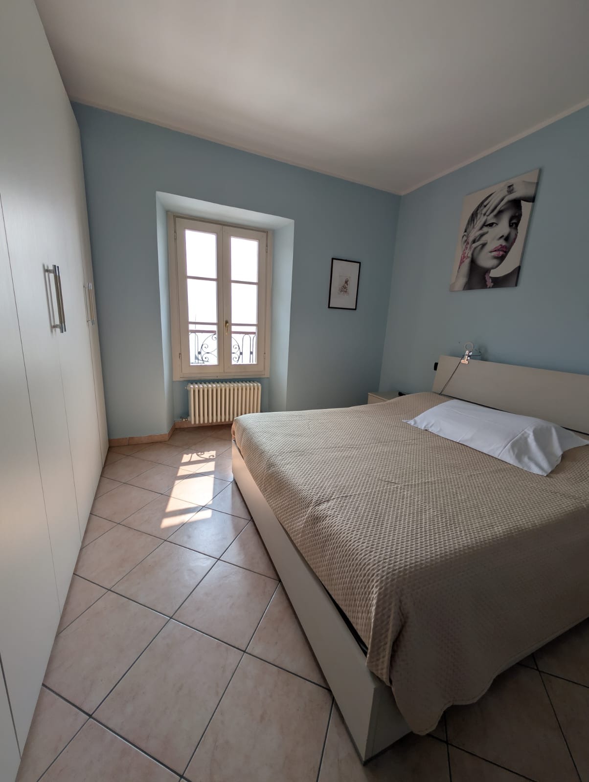 Ortensia double bedroom with a view towards Lake Maggiore
